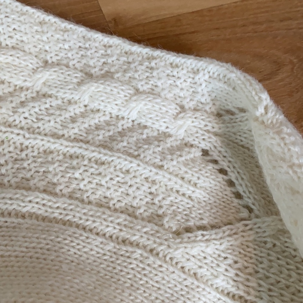 Elsamanda Winter White Sweater - Picture 14 of 16